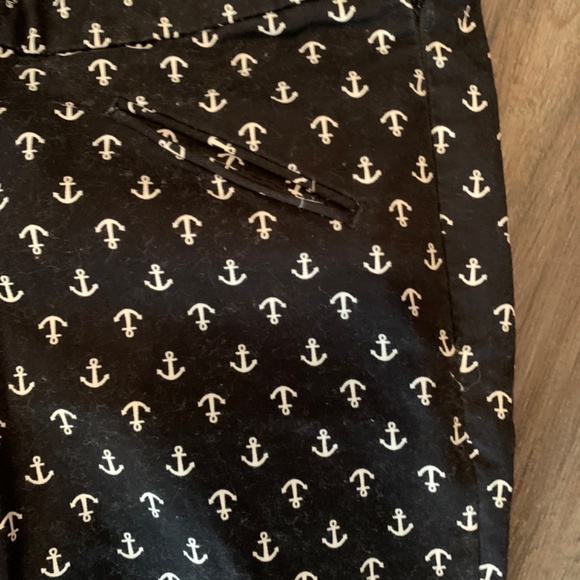 GAP Super Dkinny‎ khakis with stretch. Anchor pattern . Worn once - Picture 2 of 5